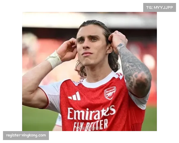 阿森纳门将拉亚状态稳定,伤病潮下需更多参与后场出球组织